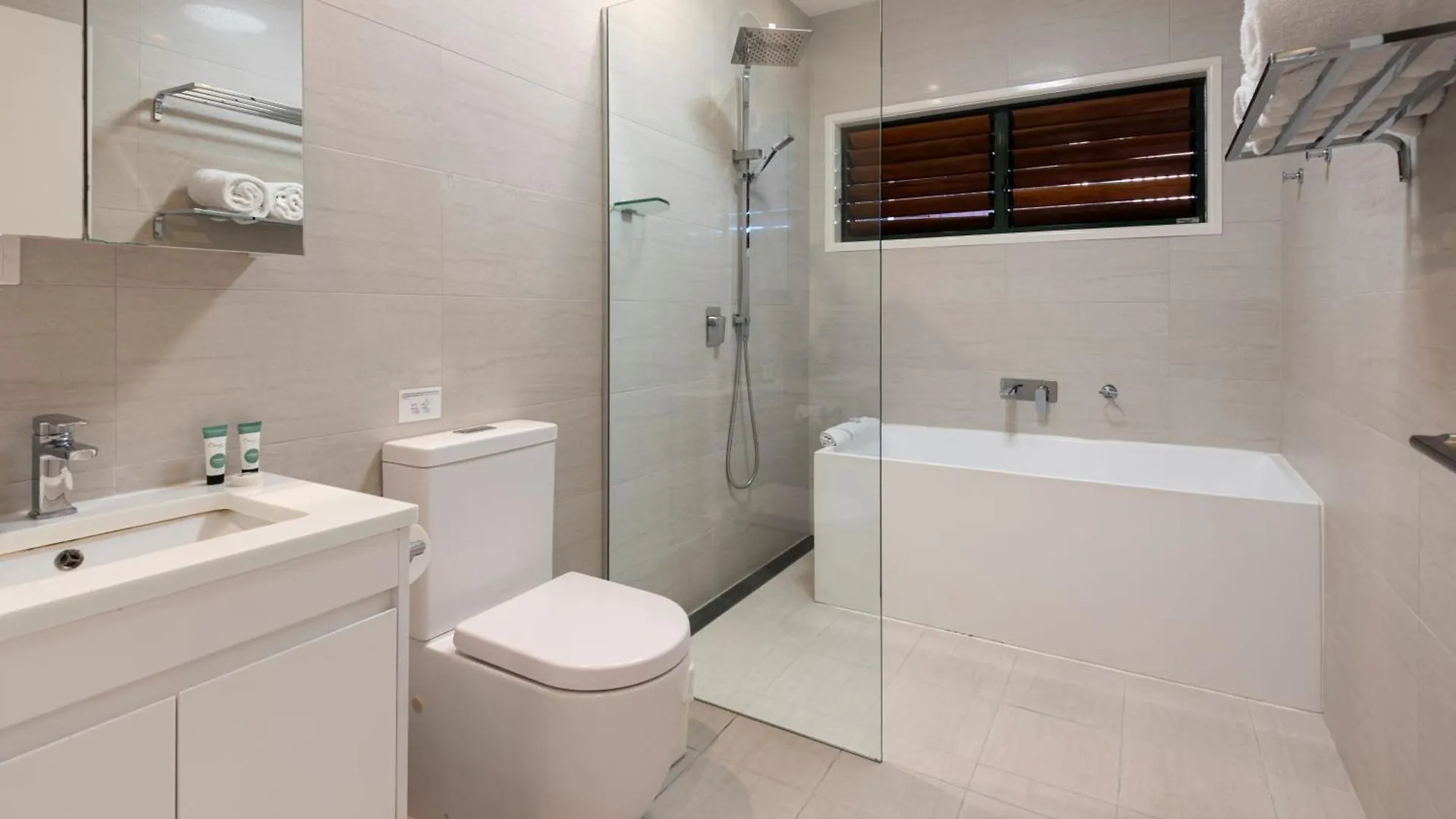 Casuarina 16 - 3 Bedroom House With 180 Degree Ocean Views, Buggy & Valet Service Остров Гамильтон Дом отдыха