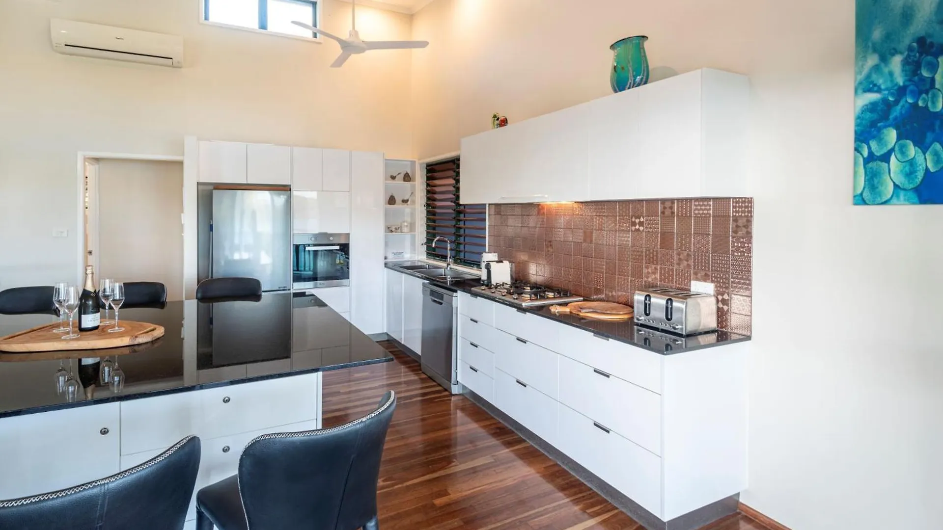 Casuarina 16 - 3 Bedroom House With 180 Degree Ocean Views, Buggy & Valet Service Hamilton Island 0*,  Australia
