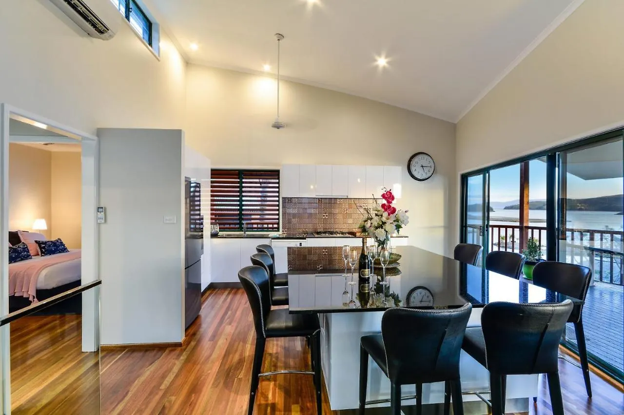 Casuarina 16 - 3 Bedroom House With 180 Degree Ocean Views, Buggy & Valet Service Hamilton Island 0*,  Australia