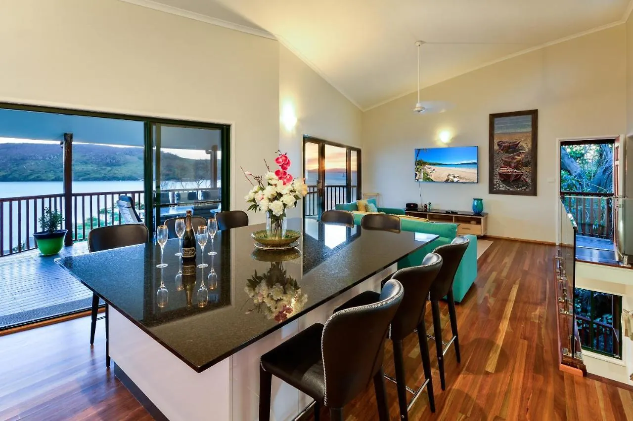 Holiday home Casuarina 16 - 3 Bedroom House With 180 Degree Ocean Views, Buggy & Valet Service Hamilton Island